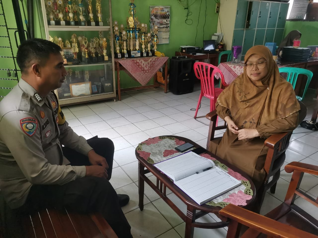 Bripka Ilyas Sambangi SMP TPM, Bangun Sinergi Polri dan Sekolah