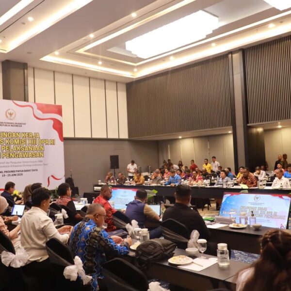 Danlantamal XIV Mengikuti Rapat Kerja Komisi XIII DPR RI di PBD Bahas HAM, Imigrasi, dan Pemasyarakatan di Kawasan Timur