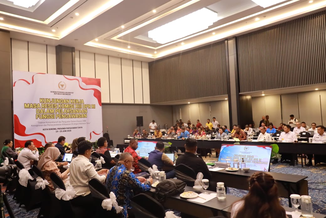 Danlantamal XIV Mengikuti Rapat Kerja Komisi XIII DPR RI di PBD Bahas HAM, Imigrasi, dan Pemasyarakatan di Kawasan Timur