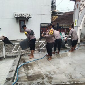HUT Bhayangkara ke-79, Polsek Widang Bersama Bhayangkari Ranting Widang Gelar Bakti Religi