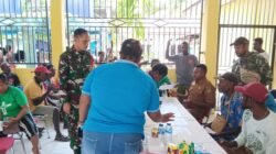 Agar Berjalan Lancar dan Tepat Sasaran, Babinsa Koramil 1710-07/Mapurujaya Dampingi Penyaluran Bantuan Kepada Masyarakat