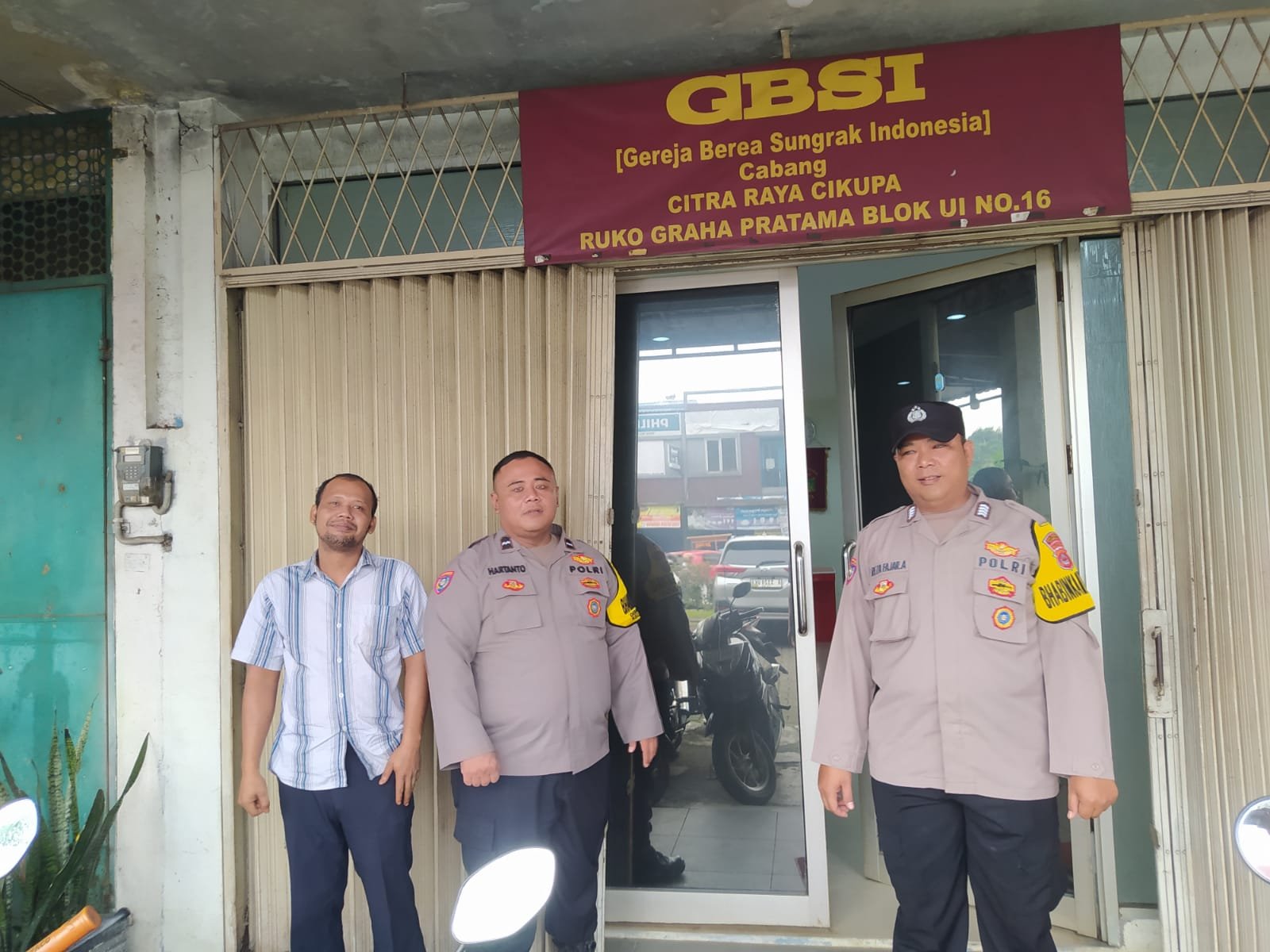Polsek Cikupa Amankan Ibadah Minggu Sejumlah Gereja di Wilayah Hukum Cikupa