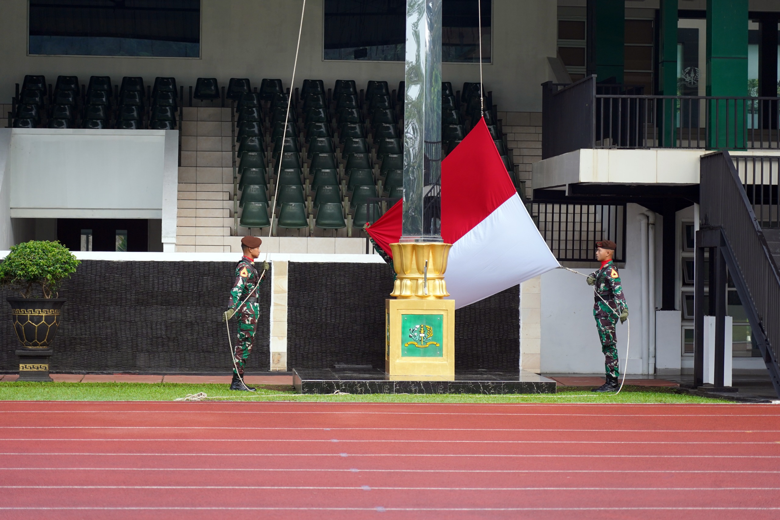 Upacara Bendera Akhir Bulan Juni 2025 Akademi Militer Dipimpin Dirum Akmil