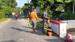 Babinsa Dan Warga Desa Kotes Gelar Kerja Bakti Sambut HUT RI Ke-80 Dengan Semangat Gotong Royong