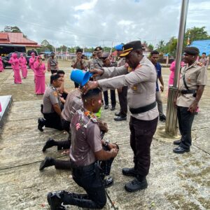 Kapolres Maybrat Pimpin Upacara Kenaikan Pangkat, Momentum Penghargaan bagi Pengabdian