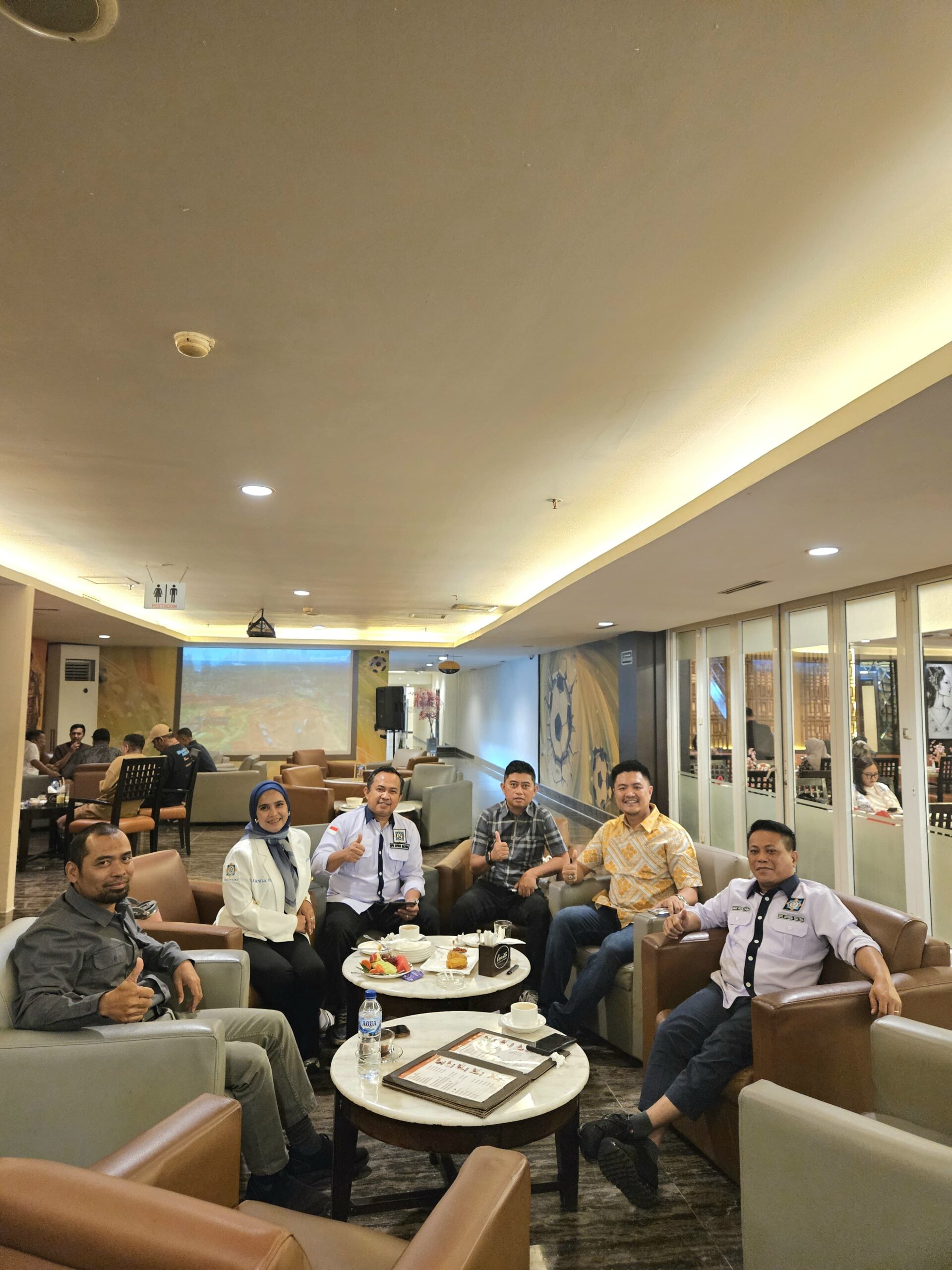 Manager PLN UP3 Kendari Gelar Pertemuan Strategis dengan DPD APERSI Sultra di Hotel Claro