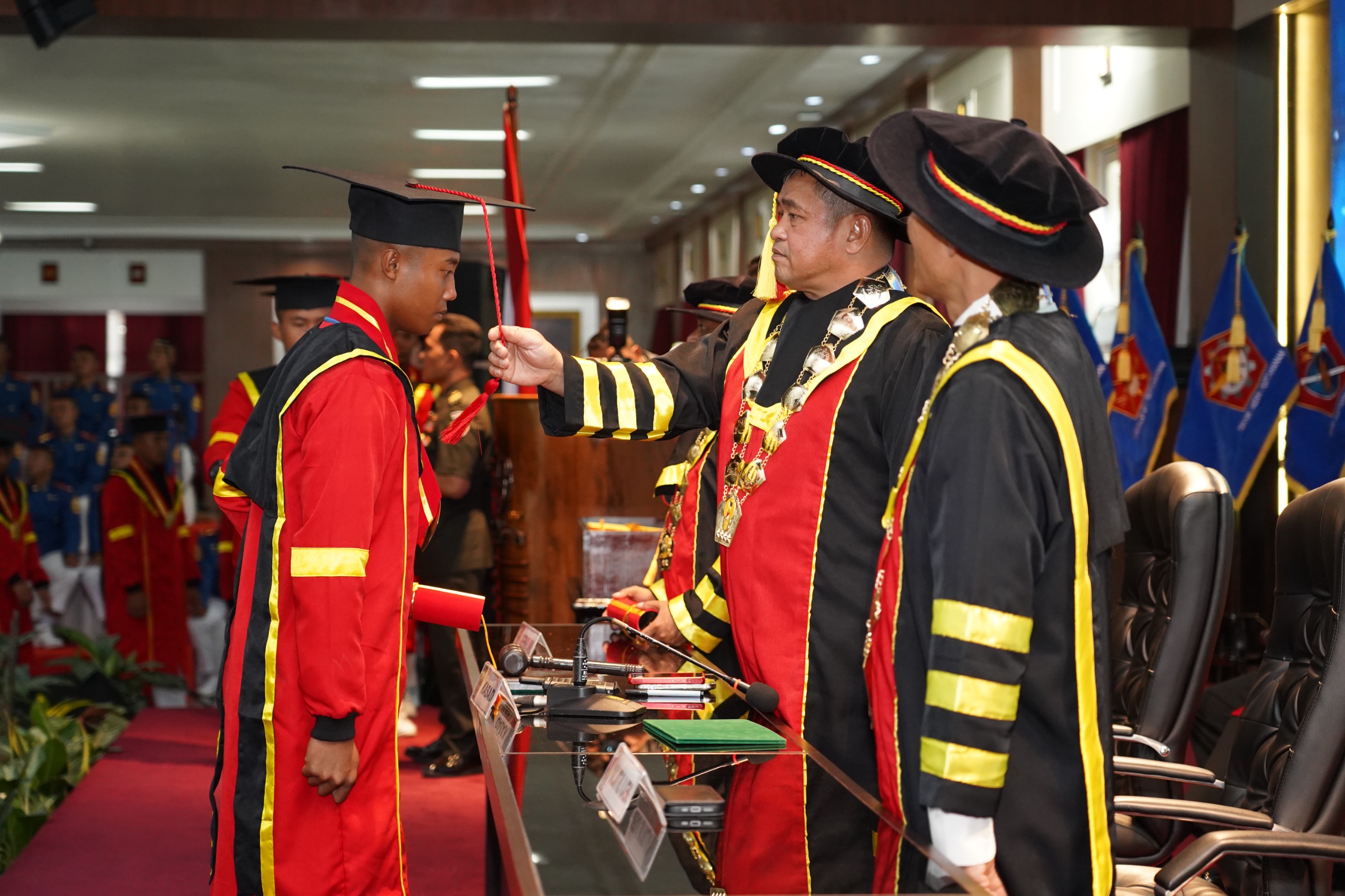 Kasad Wisuda Taruna Akmil Tingkat IV TA 2024/2025 Cetak Lulusan Unggul dan Berprestasi
