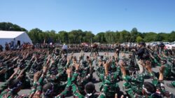 Momen Kejutan Dari TNI Untuk Wakil Gubernur Militer Perancis