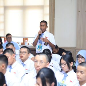 Kadivhumas ke Siswa Labschool: Harus Kerja Keras, Cerdas, Tuntas, dan Ikhlas Kadivhumas ke Siswa Labschool: Harus Kerja Keras, Cerdas, Tuntas, dan Ikhlas