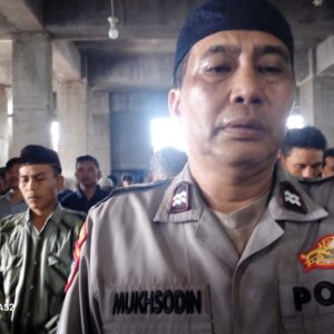 Polsek Cikupa Gelar Jumat Keliling di Masjid Baitul Mutaqien Desa Sukadamai Polsek Cikupa Gelar Jumat Keliling di Masjid Baitul Mutaqien Desa Sukadamai