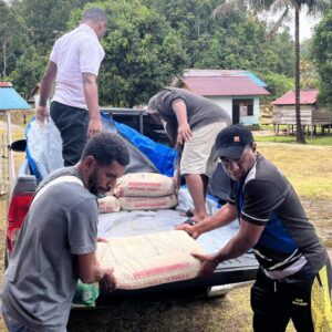 Wujud Kepedulian Sosial, Kapolres Maybrat Berikan Sumbangan untuk Gereja GKI Markus Mirafan Wujud Kepedulian Sosial, Kapolres Maybrat Berikan Sumbangan untuk Gereja GKI Markus Mirafan