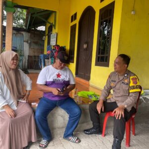Bhabinkamtibmas Kelurahan Bunder Sambangi Warga, Sampaikan Himbauan Kamtibmas dan Nomor Layanan Polisi 110 Bhabinkamtibmas Kelurahan Bunder Sambangi Warga, Sampaikan Himbauan Kamtibmas dan Nomor Layanan Polisi 110