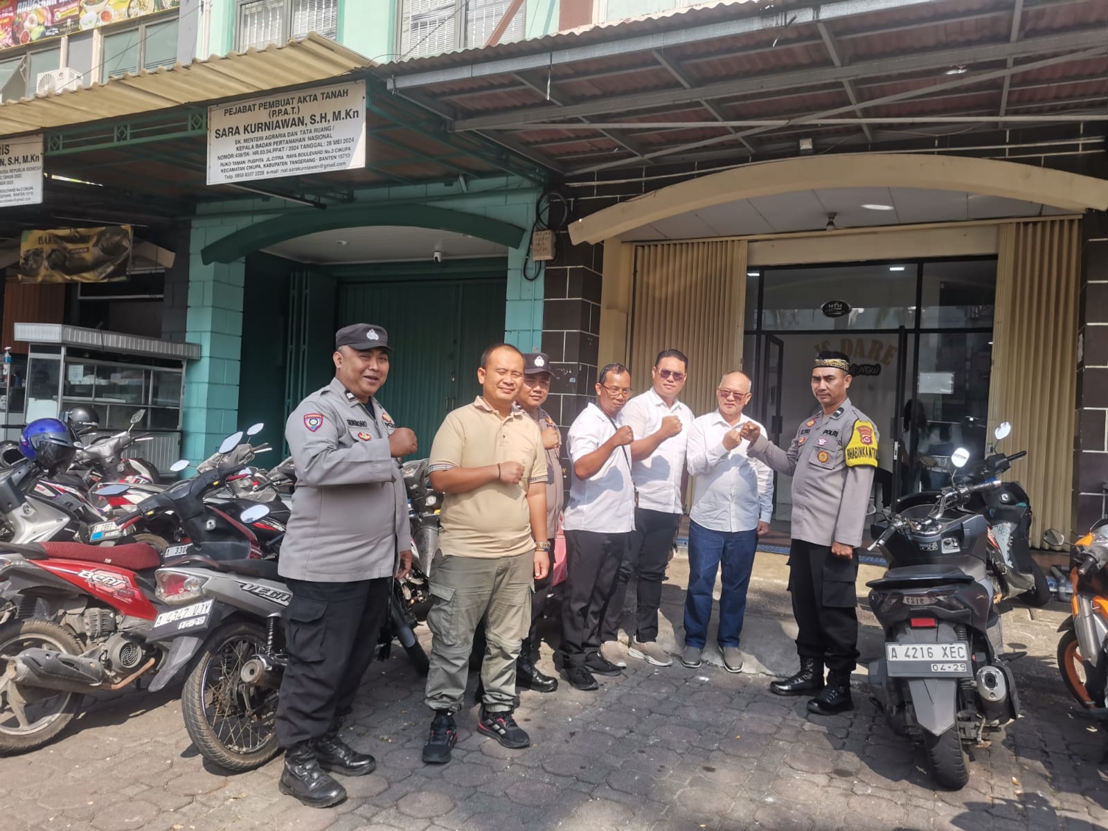 Minggu Kasih, Polisi Hadir di Tengah Umat Kristiani yang Beribadah di Citra Raya
