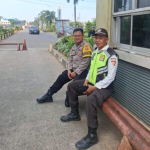 Bripka Suheri Wijaya Sambangi Warga Desa Talaga, Sampaikan Pesan Kamtibmas