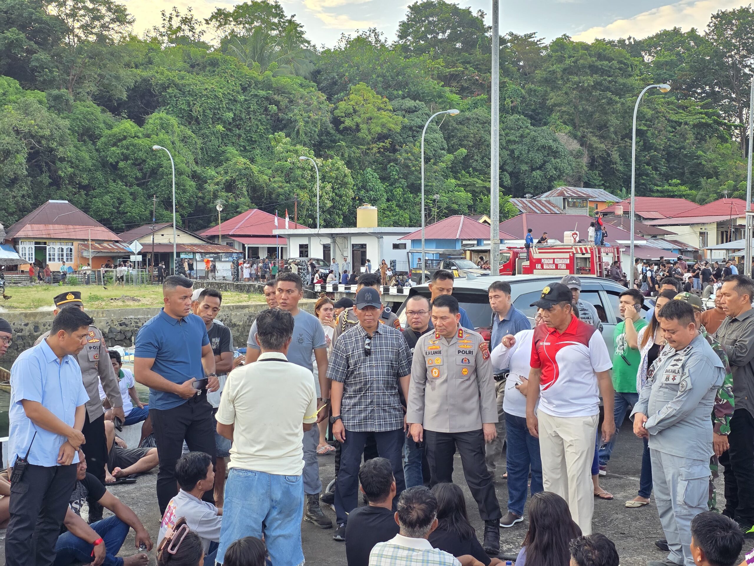 Aksi Cepat Polda Sulut Evakuasi Korban KM Barcelona 5: Sinergi TNI-Polri Selamatkan 284 Nyawa di Laut Talise