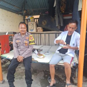 Bhabinkamtibmas Desa Cikupa Sambang Warga, Pererat Silaturahmi dan Himbau Harkamtibmas