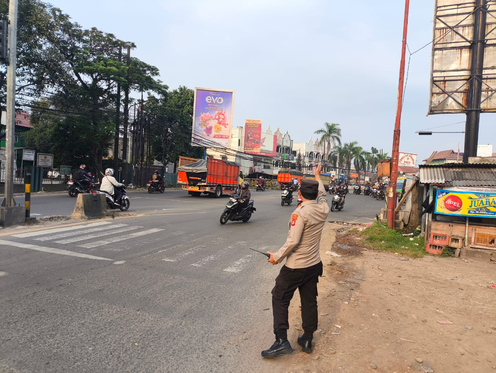 Wakapolsek Cikupa AKP Joko Pamungkas Pantau Langsung Kegiatan PECAK Sore Hari