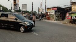 Kapolsubsektor Cikupa Mas Pimpin Langsung Pengaturan Lalu Lintas di Kawasan Industri Cikupa