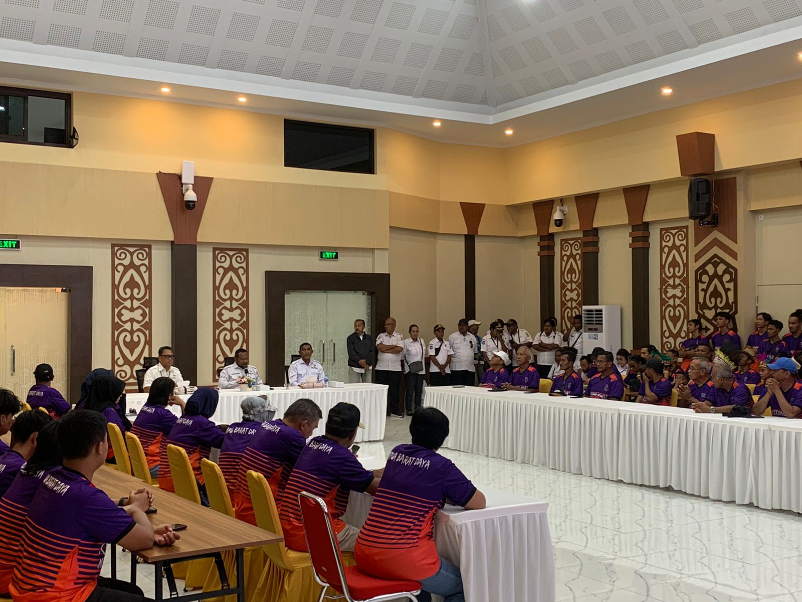 Wagub PBD Lepas 128 Kontingen FORNAS VIII: Papua Barat Daya Siap Ukir Prestasi di Lombok