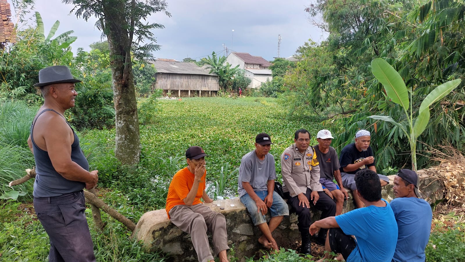 Bhabinkamtibmas Desa Sukadamai Laksanakan Program Polisi Peduli Pengangguran, Dorong Warga untuk Aktif dan Produktif