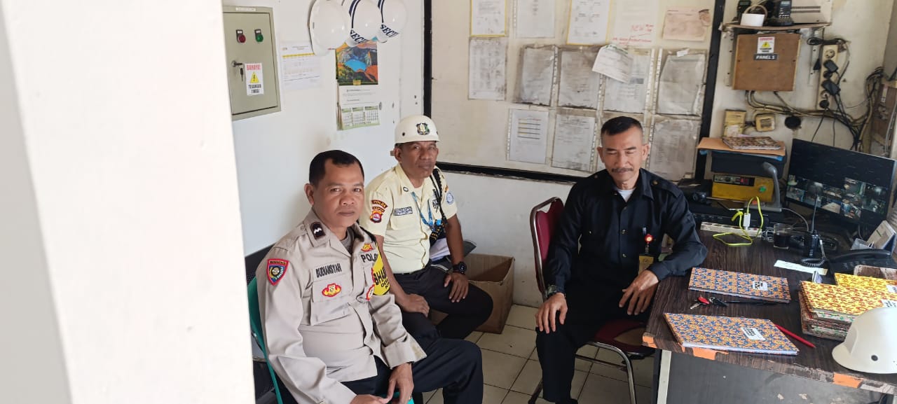 Bhabinkamtibmas Kunjungi Security PT. Primacorr Mandiri, Ajak Bersinergi Jaga Kamtibmas