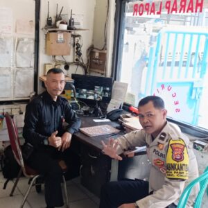 Sambang Industri, Aipda Budiansyah Pererat Hubungan dengan Security PT. Primacorr