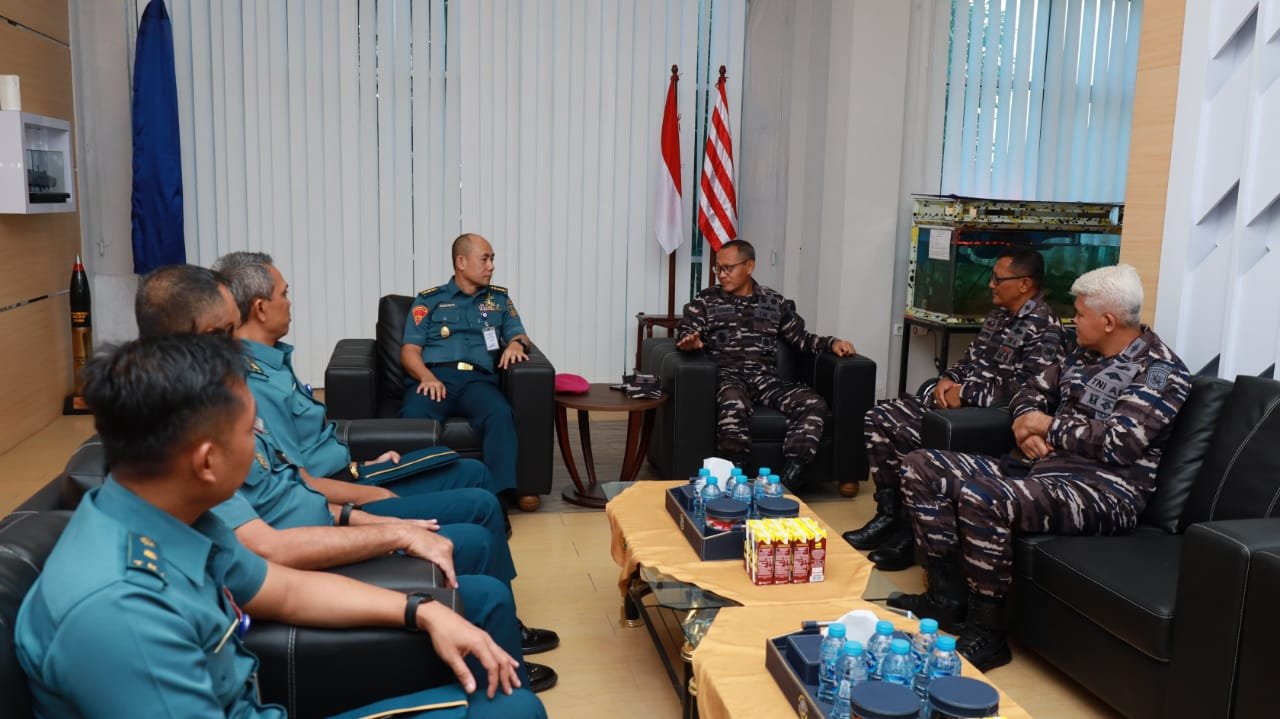 Perkuat Sistem Komunikasi, Lantamal XIV Sambut Hangat Kunjungan Kerja Skomlekal
