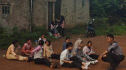 Bentuk Karakter Anak, Polsek Cikupa Latih PBB dan Paskibra di Desa Cibadak