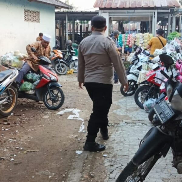 Wujudkan Rasa Aman, Bripka Lilin Gelar Patroli PUSAKA di Pasar Kresek