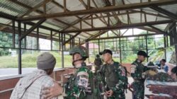 Satgas Yonif 126/KC Pos Arimop Gelar Pelayanan Kesehatan dan Pembelian Hasil Buruan di Pasar Pagi Kampung Maju