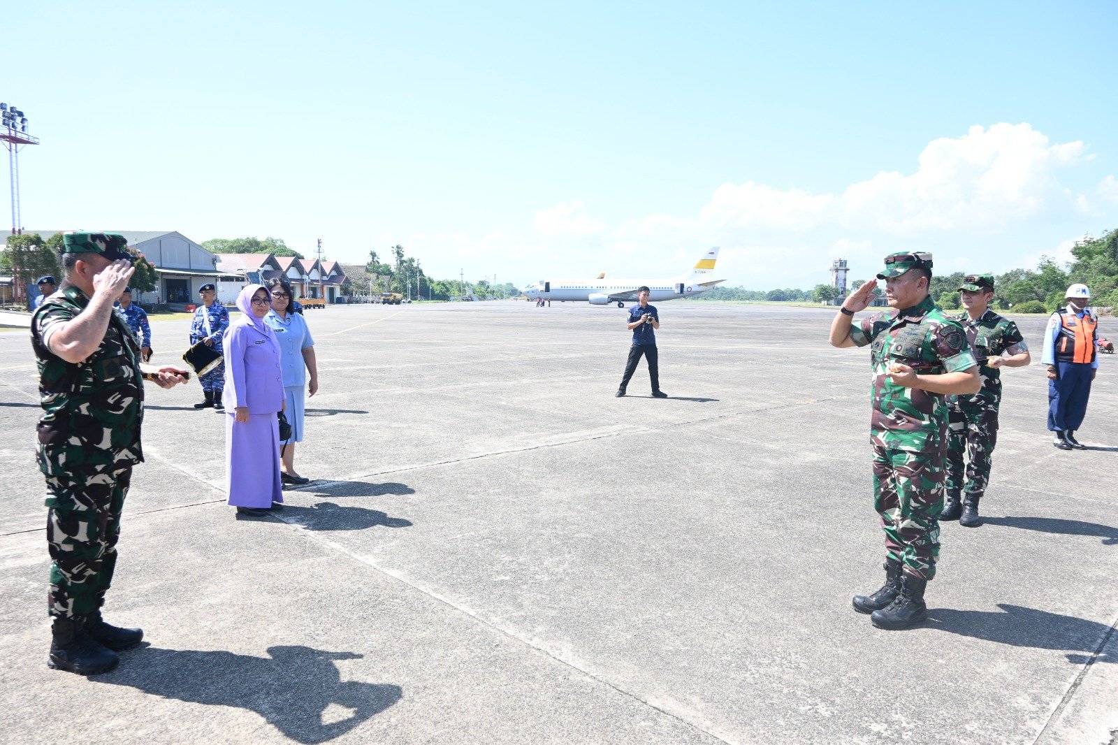 Danlanud Sultan Hasanuddin Mengantar Keberangkatan Pangkogabwilhan II Usai Kunker di Makassar