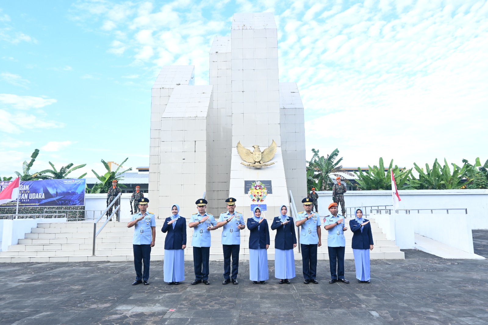 Danlanud Sultan Hasanuddin Pimpin Upacara Ziarah Peringatan Ke-78 TNI AU