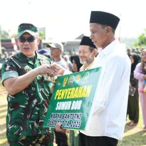 Danpusterad: Gotong Royong Menjadi Bukti Nyata Kebersamaan Sebagai Wujud Manunggal TNI-Rakyat