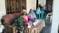 Posyandu Di Desa Kemloko, Koptu Sunarto Babinsa Koramil Nglegok Dampingi Percepatan Penurunan Stunting