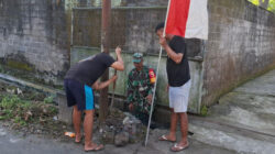 Pasang Bendera Dan Kerja Bhakti, Babinsa Dan Warga Gandusari Sambut HUT RI Ke 80