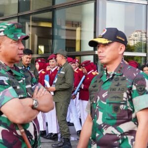 Panglima TNI Dampingi Presiden RI Beri  Pembekalan Kepala Sekolah dan Guru Sekolah Rakyat