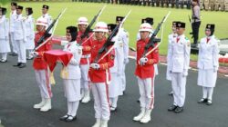 Upacara Penurunan Bendera HUT ke-80 RI di Tidore Berlangsung Khidmat Meski Diguyur Hujan