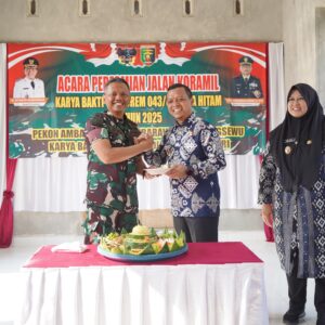 Bupati Pringsewu & Dandim 0424/TGM Resmikan Nama Jalan Koramil Di Ambarawa Bupati Pringsewu & Dandim 0424/TGM Resmikan Nama Jalan Koramil Di Ambarawa