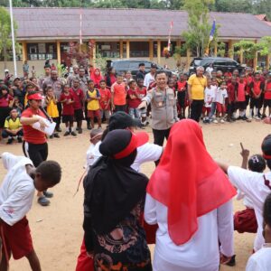 Semarakkan HUT RI ke-80, Kapolresta Sorong Kota Buka Rangkaian Perlombaan untuk Siswa SD Semarakkan HUT RI ke-80, Kapolresta Sorong Kota Buka Rangkaian Perlombaan untuk Siswa SD