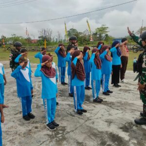 Tanamkan Disiplin, Satgas Yonif 410/Alugoro Ajarkan PBB Kepada Siswa di Perbatasan RI-PNG Tanamkan Disiplin, Satgas Yonif 410/Alugoro Ajarkan PBB Kepada Siswa di Perbatasan RI-PNG