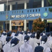 Kapolsek Cikupa Jadi Irup Upacara Bendera di SMPN 2 Cikupa, Sampaikan Pesan Kamtibmas