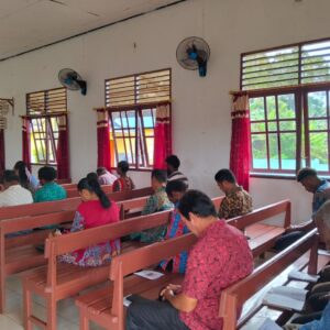 Kala Hitam Menyatu Dalam Ibadah: Wujud Cinta TNI untuk Rakyat