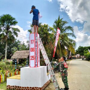 Babinsa Jongkang Bersama Warga Bangun Gapura Sambut Kemeriahan HUT RI ke-80 Babinsa Jongkang Bersama Warga Bangun Gapura Sambut Kemeriahan HUT RI ke-80