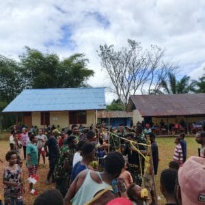 Panjat Pinang: Filosofi Perjuangan Kemerdekaan dalam Perayaan HUT RI di Kampung Umap