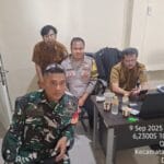 Bhabinkamtibmas Desa Cikupa Sambang ke Kantor Desa, Ajak Aparatur Jaga Kamtibmas