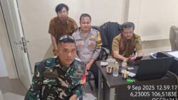 Bhabinkamtibmas Desa Cikupa Sambang ke Kantor Desa, Ajak Aparatur Jaga Kamtibmas