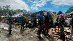 Babinsa Koramil Kuala Kencana Pantau TPA dan Himbau Pengelola Tetap Jaga Kebersihan