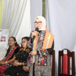 Tinjau Hasil Kerajinan Tenun di NTT, Yane Bima Arya Dorong Peningkatan Kualitas dan Penguatan Peran Keluarga