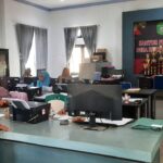 Babinsa Lakukan Komsos Bersama Kaur Desa Untuk Mencocokkan Data Yang Ada Di Wilayah