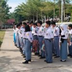 Tingkatkan Kedisiplinan Dalam Membentuk Karakter Pelajar Babinsa Timbau Berikan Pembinaan Kepada Pelajar